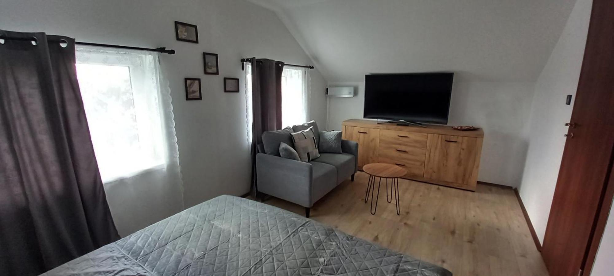 Airportone Apartment Vecses Bagian luar foto